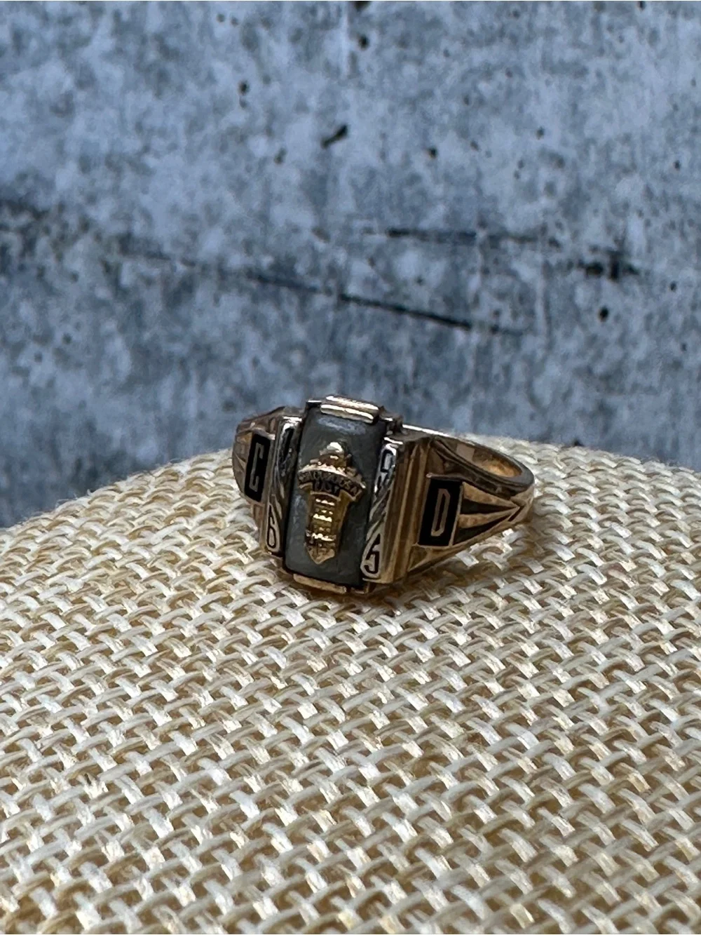 1965 Jostens Yellow 10k & Mother of Pearl Class Ring Size 5.75 Initials C.D.